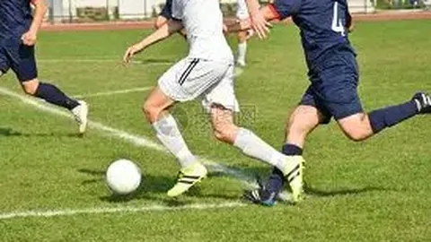 字母哥对位巴特勒，巧妙转身抛射得手