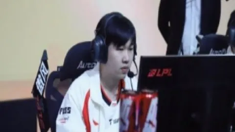 潘德夫首战破门，北马其顿虽败犹荣